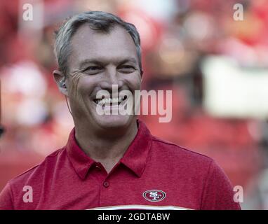 Santa Clara, États-Unis. 15 août 2021. John Lynch, directeur général de San Francisco 49ers, sourit sur le terrain avant un match de pré-saison contre les Kansas City Chiefs au stade Levi's à Santa Clara, Califiornia, le samedi 14 août 2021. Photo de Terry Schmitt/UPI crédit: UPI/Alay Live News Banque D'Images