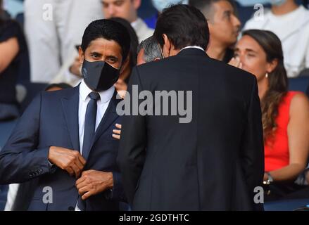 Nasser Al-Khelaifi, président du Qatari de Paris Saint-Germain, assiste à la cérémonie de présentation des nouveaux joueurs avant le match français de football L1 entre Paris Saint-Germain et le Racing Club Strasbourg au stade du Parc des Princes à Paris le 14 août 2021. Photo de Christian Liewig/ABACAPRESS.COM Banque D'Images