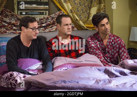 BOB SAGET, JOHN STAMOS et DAVE COULIER dans FULLER HOUSE (2016), réalisé par JEFF FRANKLIN. Crédit: WARNER HORIZON TELEVISION / Album Banque D'Images