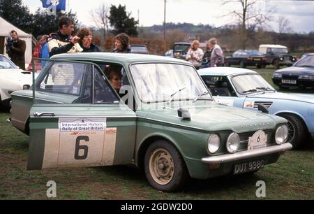 Rosemary Smith au volant d'une Imp Hillman sur le RAC International Historic Rally of Great Britain 1991 Banque D'Images