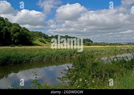 Vue sur la rivière Rother, près de Rye, East Sussex, Royaume-Uni Banque D'Images