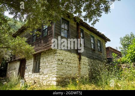 Le village d'Uçmakdere, qui est relié au district de Şarköy dans la province de Tekirdağ en turquie. Il y a beaucoup de maisons anciennes dans le village d'uçmakdere. Banque D'Images