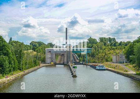 Avion incliné de Ronquières, Belgique sur le canal Bruxelles-Charleroi dans la province de Hainaut en Wallonie Banque D'Images