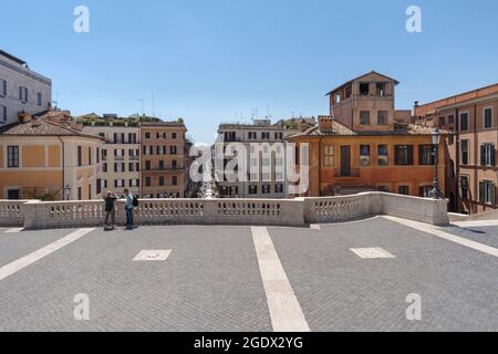 La terrasse de la Piazza di Spagna avec vue sur la ville, est l'une des places les plus célèbres de Rome Banque D'Images