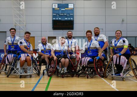 Sheffield, Royaume-Uni. 15 août 2021. English Institute of Sport Sheffield, South Yorkshire, 15 août 2021 Betfred Wheelchair Challenge Cup final Leeds Rhinos vs Argonauts Skeleton Army. James Simpson, de Leeds Rhinos, et son équipe célèbrent la victoire de l'Armée des squelettes d'Argonauts en 60-28 pour remporter la coupe du défi en fauteuil roulant de Betfred crédit final : Touchlinepics/Alamy Live News Banque D'Images