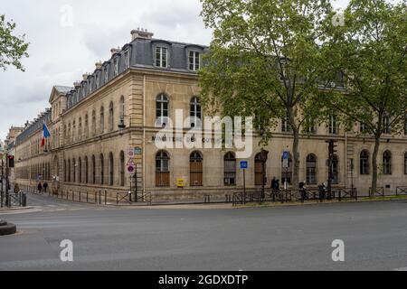 PARIS, FRANCE - 31 juillet 2021 : une vue du Ministère d'outre-mer sur la route Oudinot à Paris, France Banque D'Images