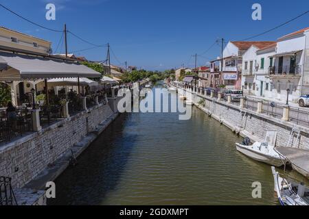 Canal dans la ville de Lefkimmi sur l'île de Corfou, Iles Ioniennes, Grèce Banque D'Images