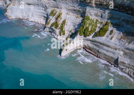 Rive d'Akra Drastis - Cap Drastis, point le plus au nord-ouest de l'île de Corfou, île Ionienne en Grèce Banque D'Images