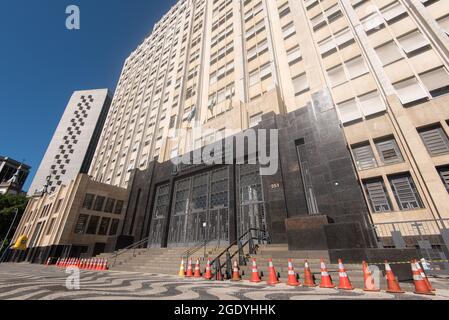 RIO DE JANEIRO, BRÉSIL - 21 MARS 2016 : bâtiment principal du Tribunal régional du travail (Tribunal régional do Trabalho) du 1er. Région. Banque D'Images