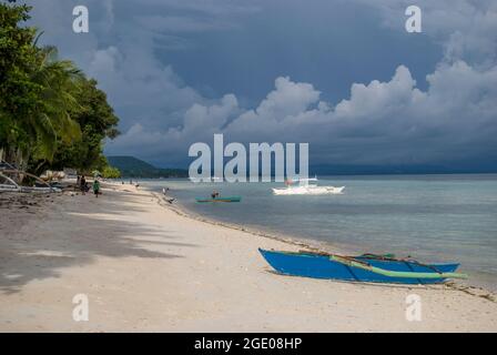 Tropical beach, Dumaluan Beach Resort, l'île de Panglao, Bohol, Visayas, Philippines Banque D'Images