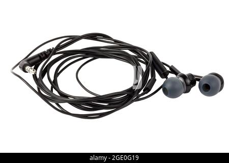 Casque stéréo noir sur fond blanc. Gros plan. Banque D'Images