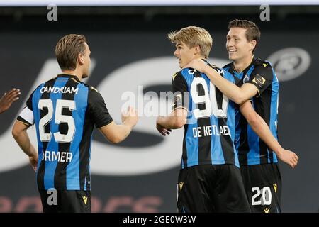 Charles de Ketelaere du Club célèbre après avoir obtenu son score lors d'un match de football entre SV Zulte Waregem et Club Brugge KV, dimanche 15 août 2021 à Wareg Banque D'Images