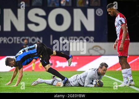 Brandon Mechele du club et Simon Mignolet, gardien de but du club, photographiés en action lors d'un match de football entre SV Zulte Waregem et Club Brugge KV, Sund Banque D'Images