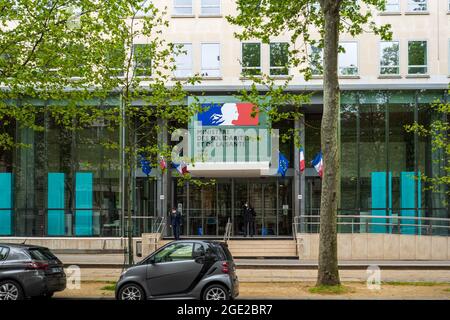 PARIS, FRANCE - 29 juillet 2021 : logo du ministère français de la santé et de l'aide sociale à Paris, France Banque D'Images