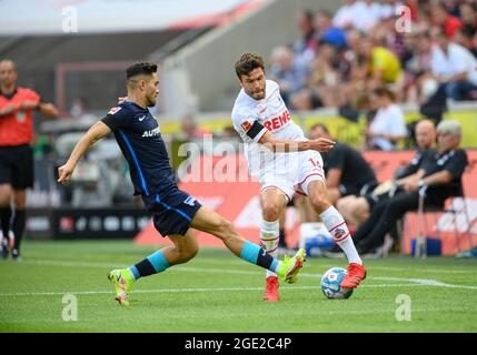 Cologne, Allemagne. 16 août 2021. Jonas HECTOR r. (K) en duels contre Suat SERDAR (B), action, football 1. Bundesliga, 1er jour de match, FC Cologne (K) - Hertha BSC Berlin (B), le 08/15/2021 à Koeln/Allemagne. #DFL règlements interdisent toute utilisation de photographies comme séquences d'images et/ou quasi-vidéo # crédit: dpa/Alay Live News Banque D'Images