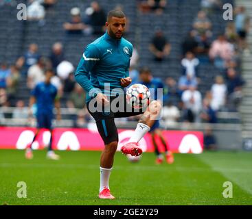 Londres, Angleterre - août 15 : Kyle Walker de Manchester City pendant l'échauffement avant le match pendant la Premier League entre Tottenham Hotspur et Mantrest Banque D'Images