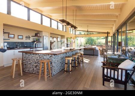 Intérieur de la cuisine de luxe coin repas dans l'appartement moderne Banque D'Images