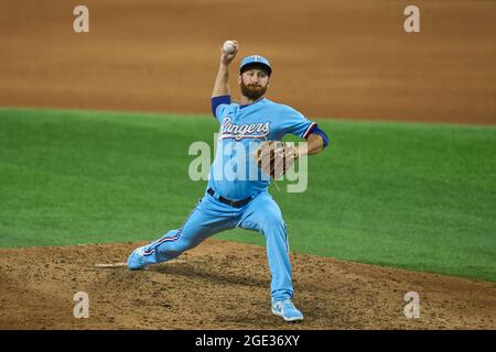 15 2021 août : le lanceur du Texas Spencer Patton (61) lance un terrain pendant le match avec les Oakland Athletics et les Texas Rangers tenus au Globe Life Field à Arlington Tx. David Seelig/Cal Sport Medi Banque D'Images