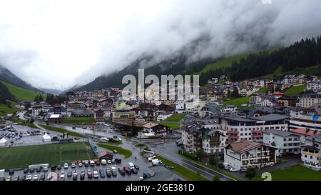 Village d'Ischgl en Autriche - vue aérienne Banque D'Images