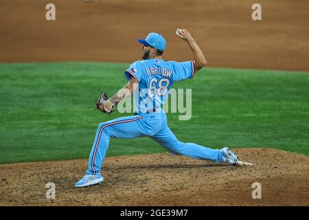 15 2021 août : Joe Barlow (68) lance un terrain pendant le match avec les Athlétisme d'Oakland et les Texas Rangers qui se sont tenus au Globe Life Field à Arlington Tx. David Seelig/Cal Sport Medi Banque D'Images