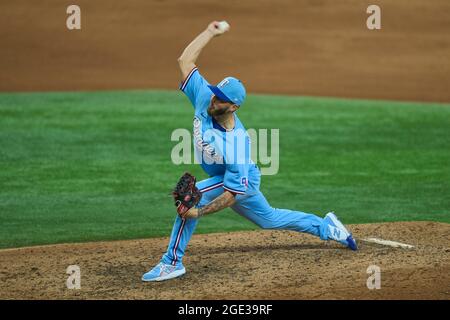 15 2021 août : Joe Barlow (68) lance un terrain pendant le match avec les Athlétisme d'Oakland et les Texas Rangers qui se sont tenus au Globe Life Field à Arlington Tx. David Seelig/Cal Sport Medi Banque D'Images