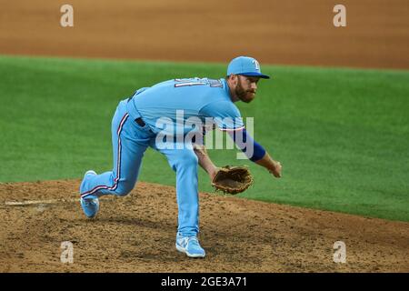 15 2021 août : le lanceur du Texas Spencer Patton (61) lance un terrain pendant le match avec les Oakland Athletics et les Texas Rangers tenus au Globe Life Field à Arlington Tx. David Seelig/Cal Sport Medi Banque D'Images