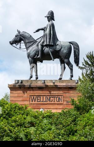 Statue équestre du duc de Wellington sur son cheval Copenhague, immense statue de bronze à Aldershot, Hampshire, Royaume-Uni Banque D'Images