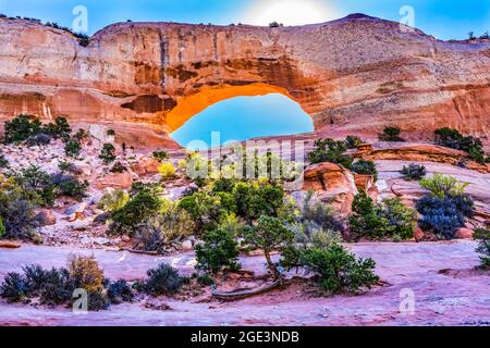 Wilson Arch Moab Utah États-Unis Sud-Ouest. Proche de Moab sur la Highway 191 en grès naturel Banque D'Images