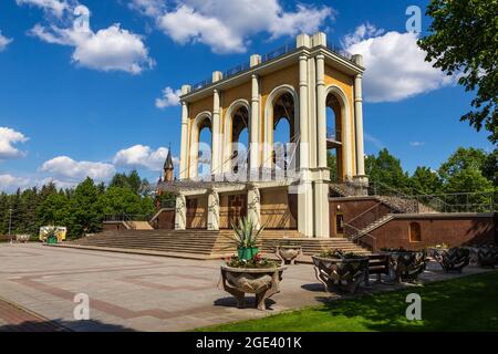 Lichen Stary, Grande Pologne - 25 mai 2016 : le beffroi du Sanctuaire de notre-Dame des Sorrows, Reine de Pologne. Banque D'Images