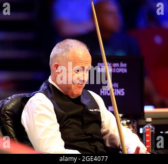 Leicester, Royaume-Uni. 16 août 2021 ; Morningside Arena, Leicester, Angleterre ; British Open Snooker Championship ; John Higgins dans son match avec Alexander Ursenbacher Credit: Action plus Sports Images/Alay Live News Banque D'Images