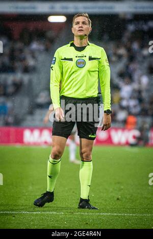 Aarhus, Danemark. 15 août 2021. Arbitre Mikkel redder vu pendant le 3F Superliga match entre Aarhus GF et FC Copenhague au parc Ceres à Aarhus. (Crédit photo : Gonzales photo/Alamy Live News Banque D'Images