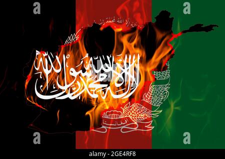 Drapeau de l'Afghanistan, insigne des Taliban et carte du pays avec un arrière-plan de feu brûlant. Afghanistan concept de problème. Banque D'Images