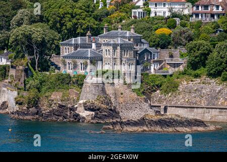 Une résidence palatiale située près de Readynoney Cove près de Fowey, Cornwall, Royaume-Uni. Banque D'Images