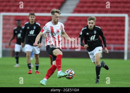 SUNDERLAND, ROYAUME-UNI. 16 AOÛT Stephen Wearne de Sunderland en action lors du match PL 2 Division 2 entre Sunderland et Fulham au Stade de lumière, Sunderland, le lundi 16 août 2021. (Crédit : will Matthews | MI News) crédit : MI News & Sport /Alay Live News Banque D'Images