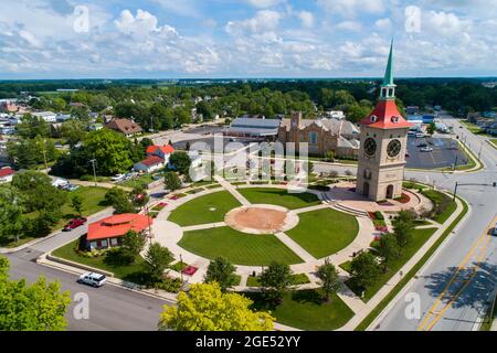 Le Muensterberg Plaza et la Tour de l'horloge à Berne, dans l'Indiana Banque D'Images