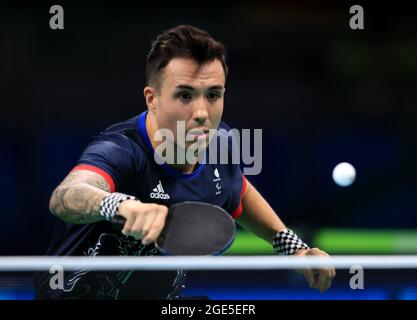 Photo du dossier en date du 12-09-2016 de la Grande-Bretagne, le will Bayley participe au match de la médaille d'or du tennis de table simple de classe 7 pour hommes, au cours de la cinquième journée des Jeux paralympiques de Rio de 2016 à Rio de Janeiro, au Brésil. Date de publication : le mardi 17 août 2021. Banque D'Images