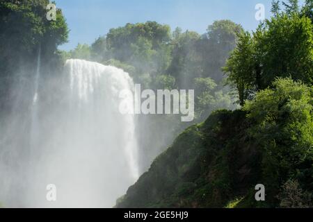 , Marmore Cascata delle Marmore, en Ombrie, Italie. La plus haute chute d'eau par l'homme dans le monde. Banque D'Images