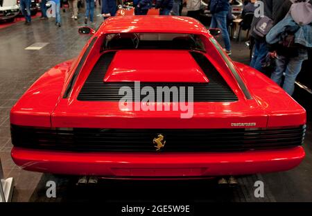 Partie arrière de Ferrari Testarossa 512, salon Techno Classica, Essen, Rhénanie-du-Nord-Westphalie, Allemagne Banque D'Images