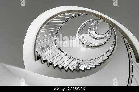 Escalier rond photographié de bas en haut, Düsseldorf, Rhénanie-du-Nord-Westphalie, Allemagne Banque D'Images