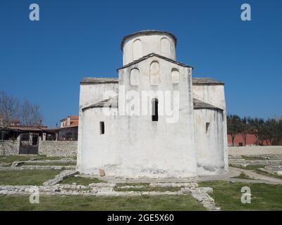 Église Sainte-Croix ou Crkva svetoga Kriza, la plus petite cathédrale du monde, Nin, comté de Zadar, Croatie Banque D'Images