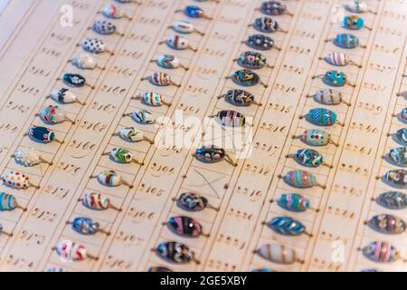 Perles de vitraux, verre Millefiori, Musée du verre, Murano, Venise, Vénétie, Italie Banque D'Images