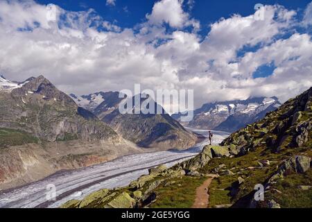 Randonnée le long du Grand glacier d'Aletsch, Valais, Suisse Banque D'Images