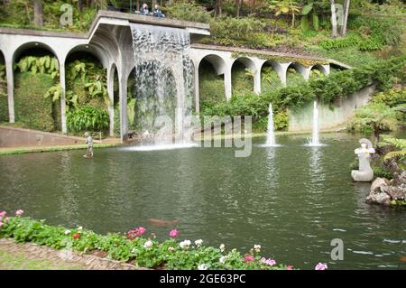 Lac central, jardin tropical, Monte Palace, Funchal, Madère, Portugal, Europe Banque D'Images
