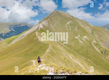 Monte Priora à Montefortino (Italie) - le sommet du paysage du mont Priora, dans la région des Marches province de Fermo. L'un des plus hauts sommets des Apennines Banque D'Images