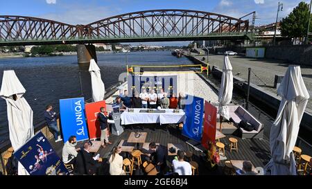 Prague, République tchèque. 17 août 2021. La conférence de presse de l'Association tchèque de Volleyball (CVS) sur le World Tour 2 Star 2021 s'est tenue à Prague, en République tchèque, le 17 août 2021. Crédit : Michal Kamaryt/CTK photo/Alay Live News Banque D'Images