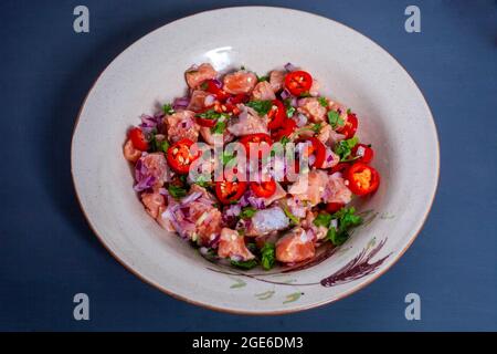 Ceviche de saumon, plaquée et délicieuse. Banque D'Images