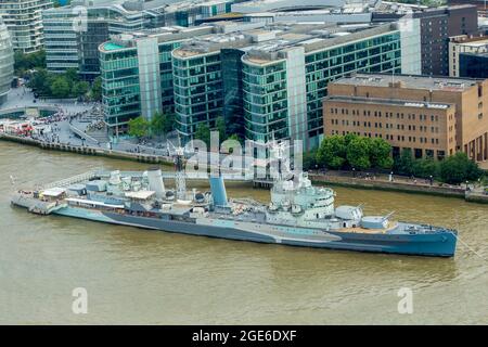 HMS Belfast, musée touristique, navire amarré sur la Tamise à Londres Banque D'Images