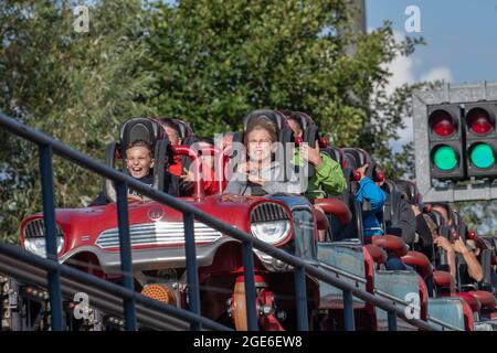 Stealth a lancé le Rollercoaster le plus rapide au royaume-uni, avec une hauteur de 205 mètres, au parc à thème Thorpe Park de Londres Banque D'Images