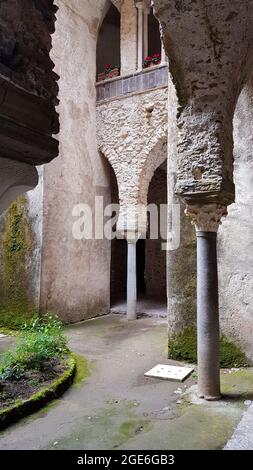 Vue de l'intérieur de la Villa Rufolo, Ravello, côte amalfitaine, Campanie, Italie Banque D'Images