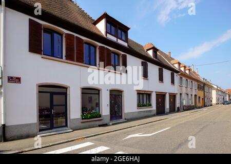 Vue sur la rue de Colmar 24, (rue Colmar) à neuf-Brisach, Alsace, Haut-Rhin, France. Banque D'Images